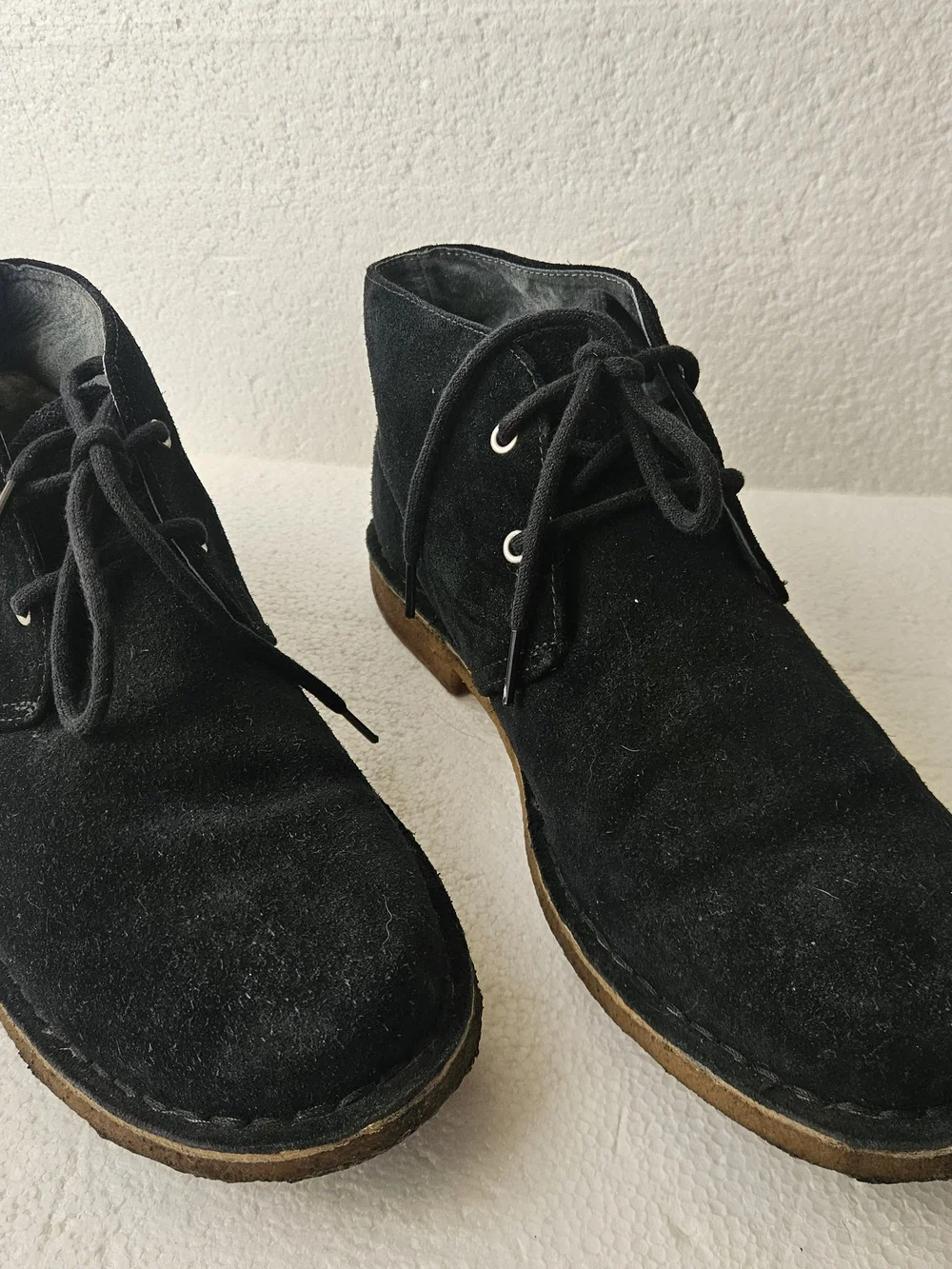 UGG Black Suede Chukka Boots with Crepe Sole Men's Size 9.5M